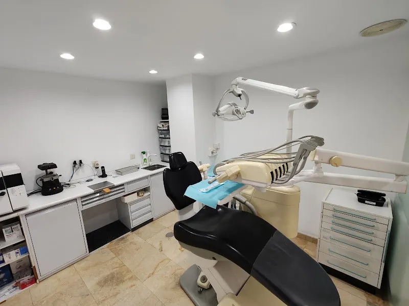 Clínica Dental Dr Mariscal. Dr Guillermo Mariscal Murillo
