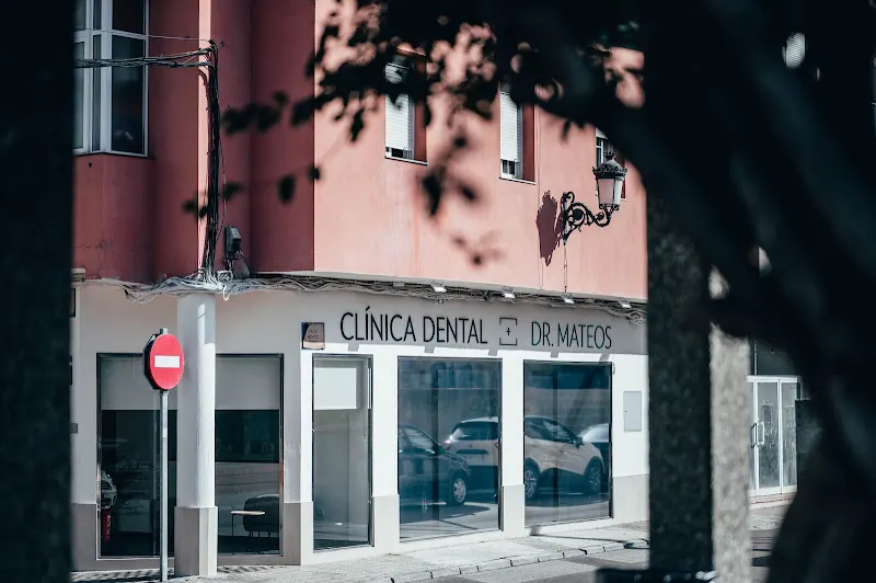 Clinica Dental Dr. Mateos - Clínica dental en Linea de la Concepcion (La) - foto 2