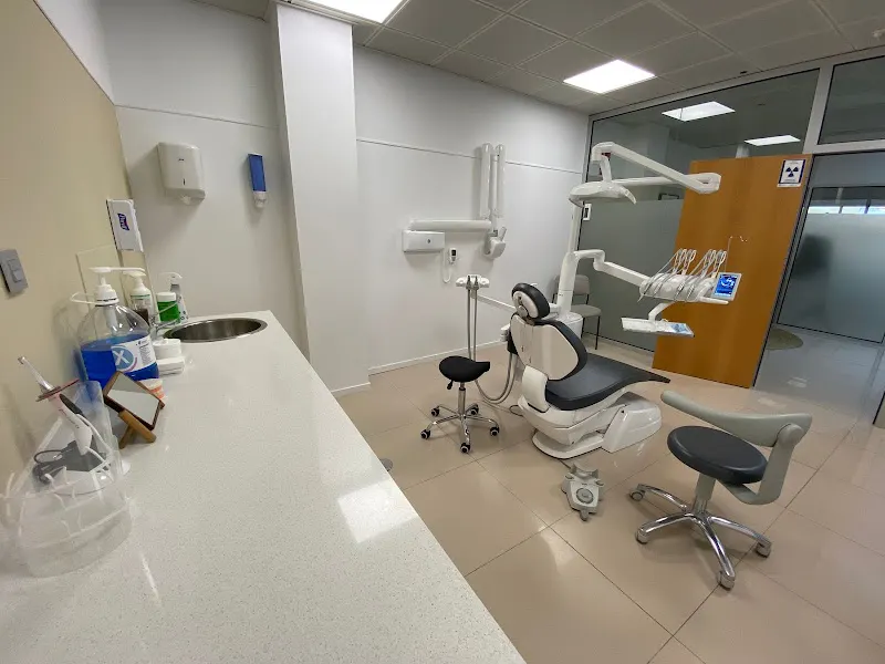 Clínica Dental Javier Tinoco - Clínica dental en Chiclana de la Frontera