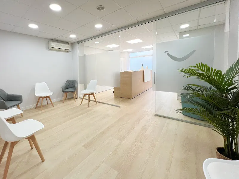 Clínica Dental María Meng