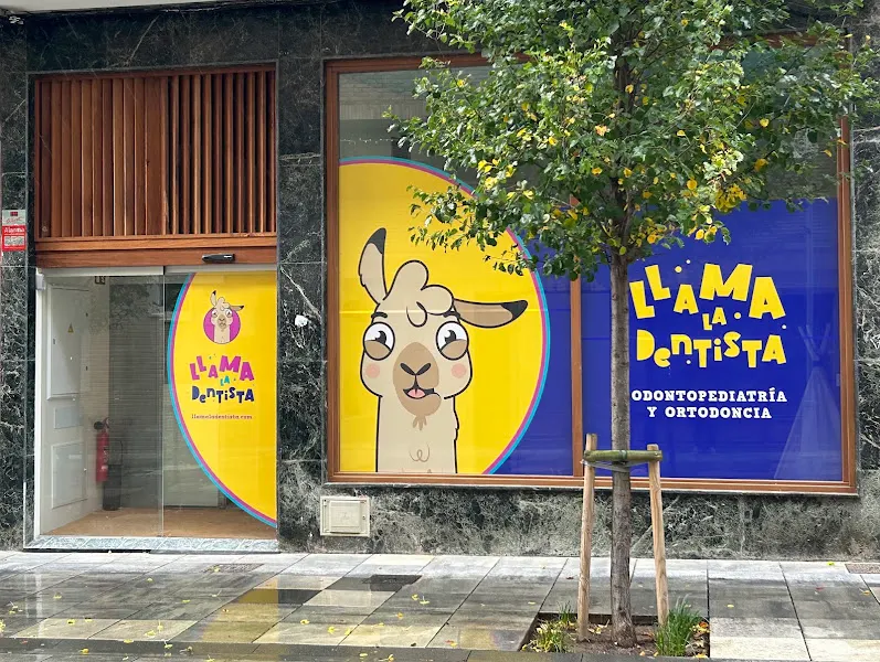 Llama, la dentista - Torrelavega