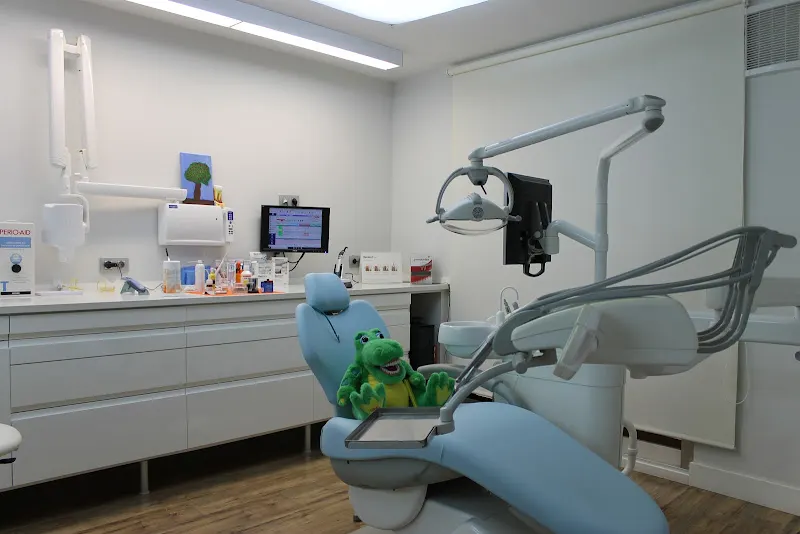 CLÍNICA DENTAL MANUEL BERNAD - La Vall d'Uixo