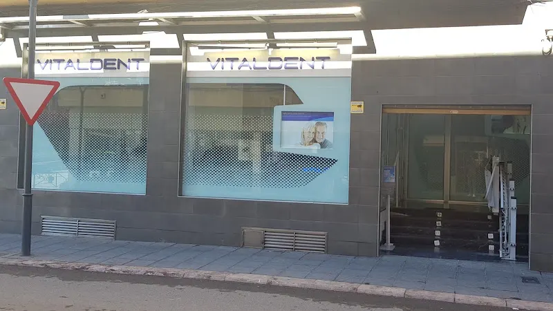 Clínica Dental Vitaldent - Clínica dental en Valdepeñas - foto 2