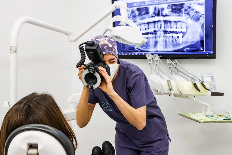 Gerardo Di Paolo · Periodoncia · Implantes · Estética dental en Tomelloso