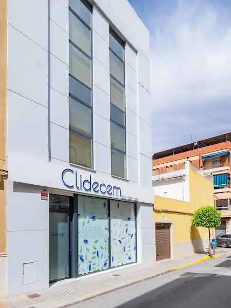 Clínica Dental Clidecem - Dentista en Puente Genil - foto 2