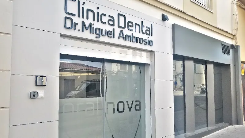 Oralnova - Clinica Dental Baena