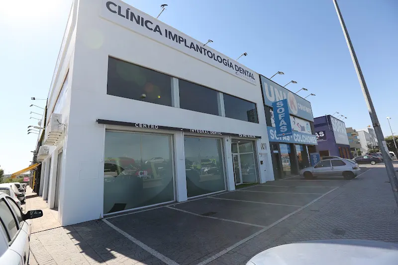 Clínica Dental CID Tecnocórdoba Rafael Gutiérrez de Ravé Agüera - Córdoba