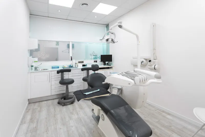 DENTAL DEVESA GIRONA
