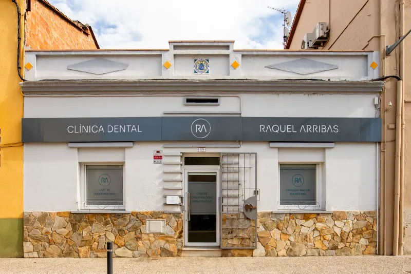 Clínica Dental Raquel Arribas - Salt