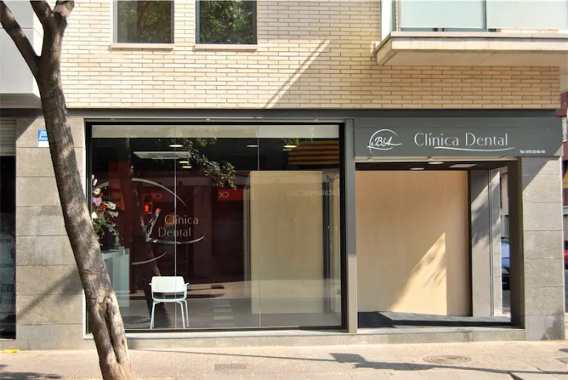 Clínica Dental Bia - Agudes