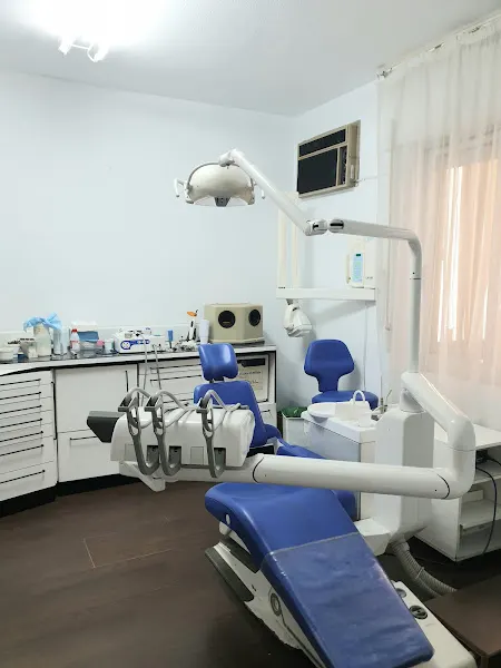 Clínica Dental Juan Espaillat - Clínica dental en Almuñécar - foto 2