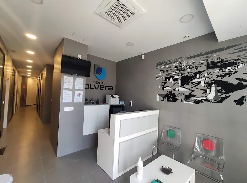 CLÍNICA DENTAL OLVERA Dr. Antonio Jesús Olvera Huertas
