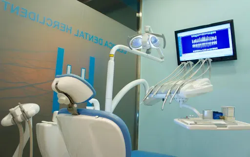 Clínica Dental Herclident Montecarmelo
