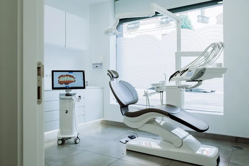Clínica Dental De Sousa Santacoloma - Madrid
