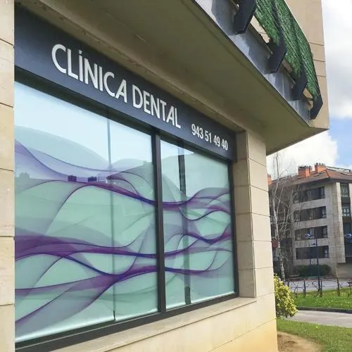 Clínica Dental Rentería. Dr. Leví Cuadrado. Implantes dentales, ortodoncia invisible