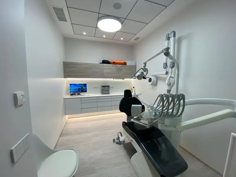 Clínica Dental Fernandez-Valderrama Egaña