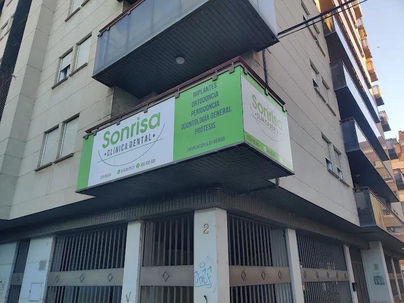 Sonrisa Clínica Dental - Dentista en Huesca - foto 2