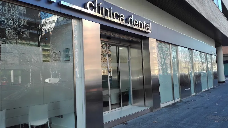 Clinica Dental Dr. Catalán De Val - Dentistas en Zaragoza
