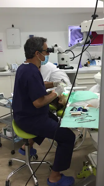 CLINICA DENTAL GONZALEZ ARROYO