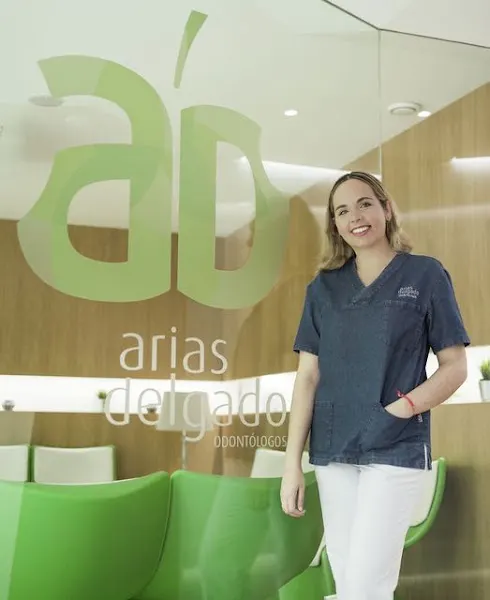 Clínica Dental Arias Delgado - Implantes dentales Jaén