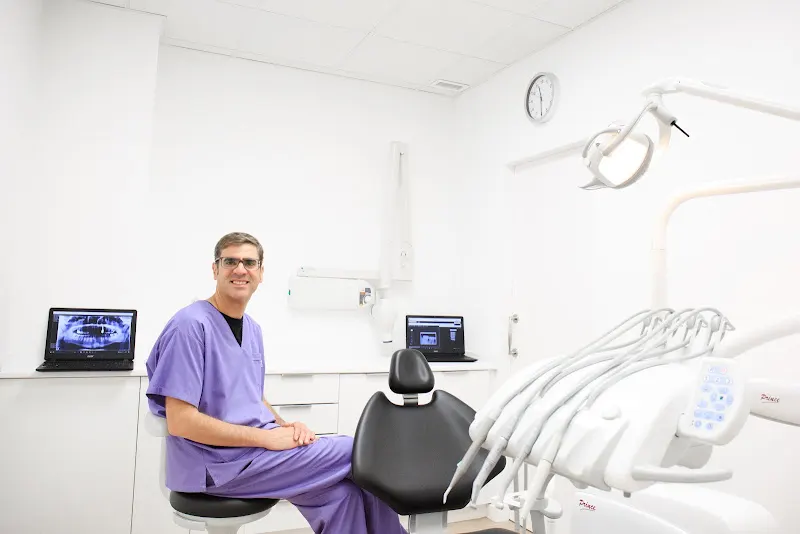 Clínica Dental Dr. Hernán Tomás