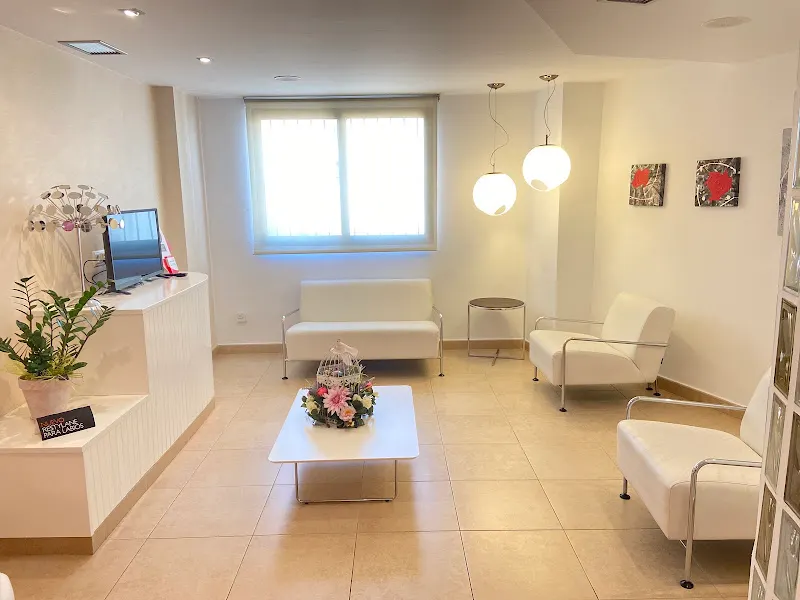 Clinica Dental Dra. Cristina Llorca - Dentista en Oliva - foto 2