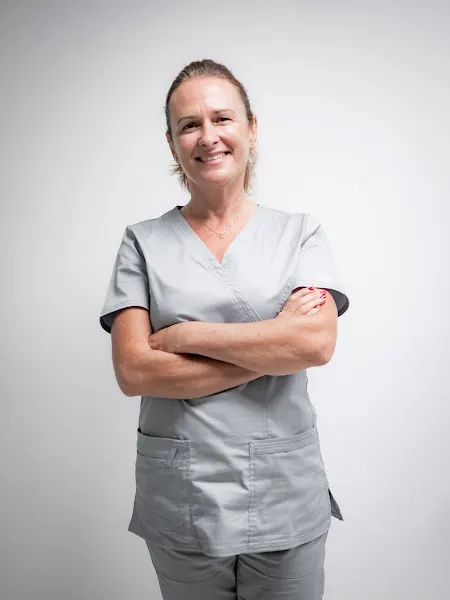 Clinica Dental Elena Suárez - Dentista en Santa Lucia de Tirajana - foto 2