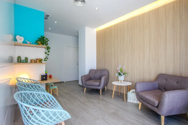 Clinica Dental Dra. Adela Negre - Clínica dental en Oliva - foto 3