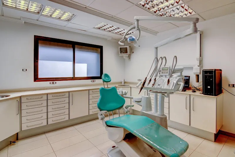 Clínica Dental Dra. María Del Carmen Romero Ferragut