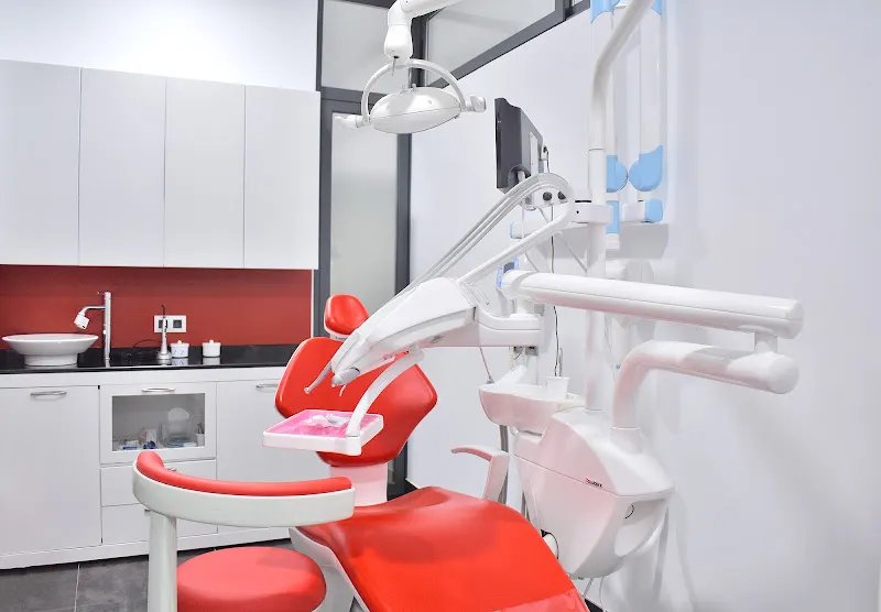 Clínica Dental La Virgen - Centro Odontológico Ramírez Feliz - Clínica dental en San Andres del Rabanedo - foto 3