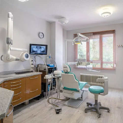 CLINICA DENTAL AFAO - Dentista en León