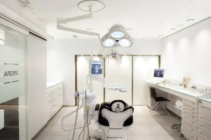 Clinica Dental Mollerussa | Clinica Chela Implantologia - Clínica dental en Mollerussa