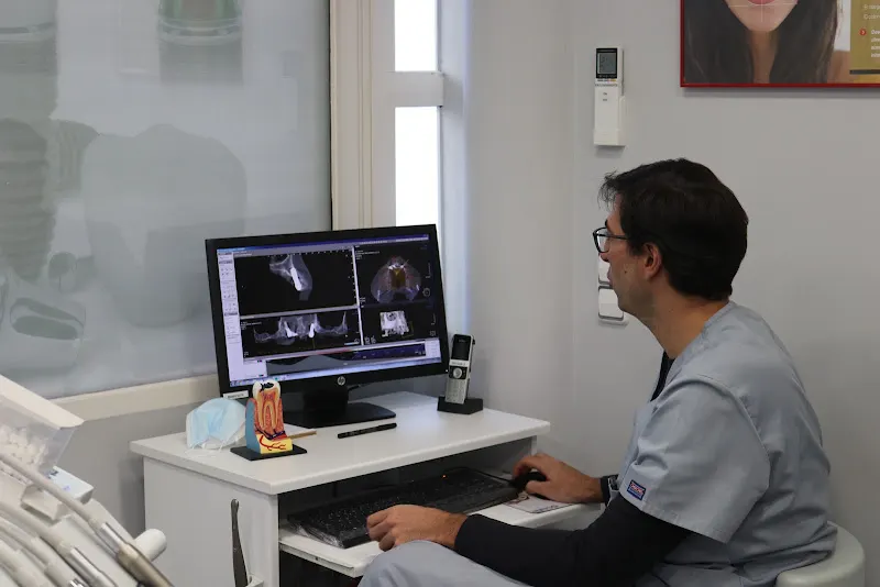 Clínica dental Mesena Dental - Dentista en Madrid - foto 3