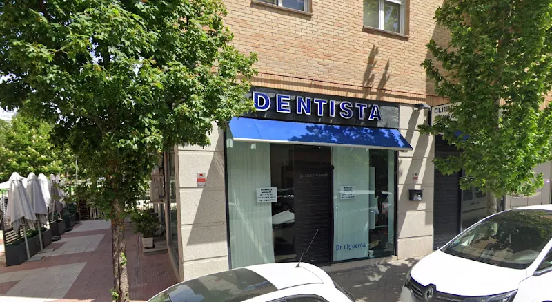 Clínica Dental Dr. M. Figueroa - Dentista Colmenar Viejo - Dentista en Colmenar Viejo - foto 3