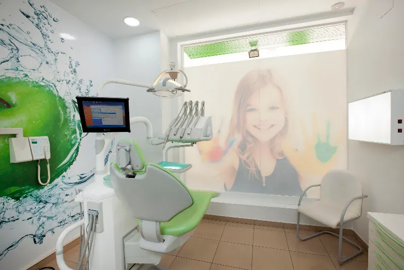 Clínica dental Caredent Las Rosas - Madrid