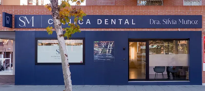 Clínica Dental SM Tres Cantos - Dra. Silvia Muñoz - Clínica dental en Tres Cantos - foto 2