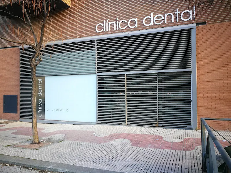 Clínica Dental Los Castillos 15