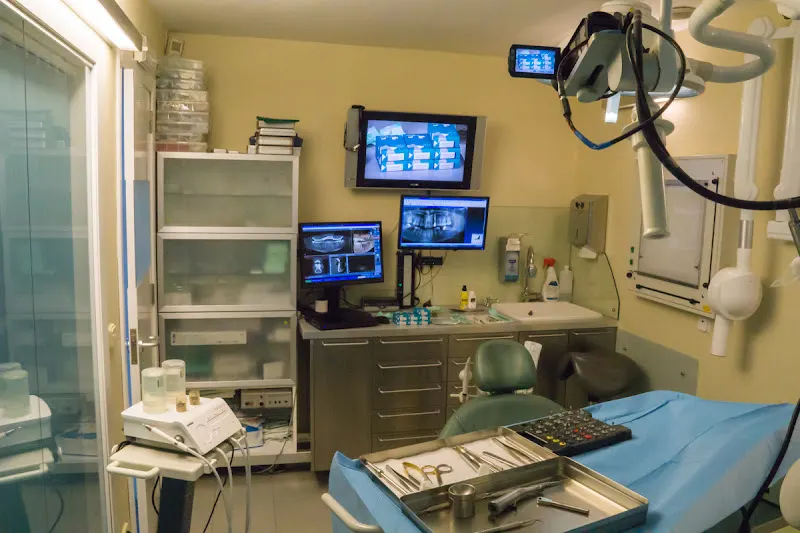 Clínica dental Somosaguas - Dentista en Pozuelo de Alarcón