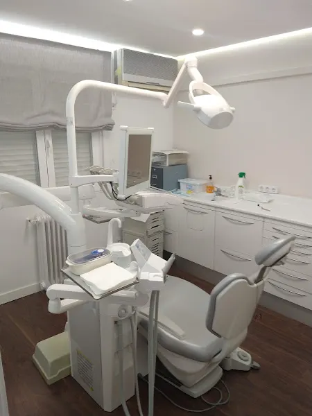 OM Clinics - Dentista en Alcorcón