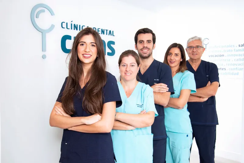 CLÍNICA DENTAL CASAS