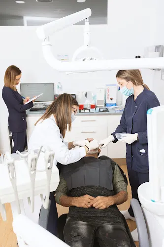 Clínica Dental Your Clinic Odontología Digital Avanzada - Málaga