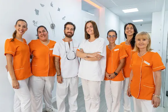 CLINICA DENTAL LAS CHAPAS | DENTISTA EN MÁLAGA