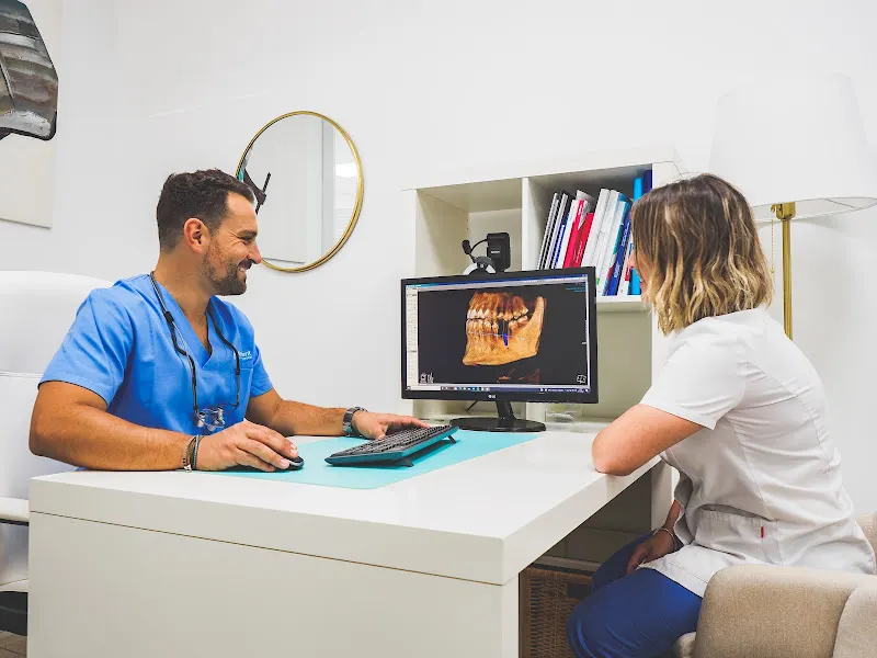 Clínica Dental Mapelli - Clínica dental en Málaga - foto 2
