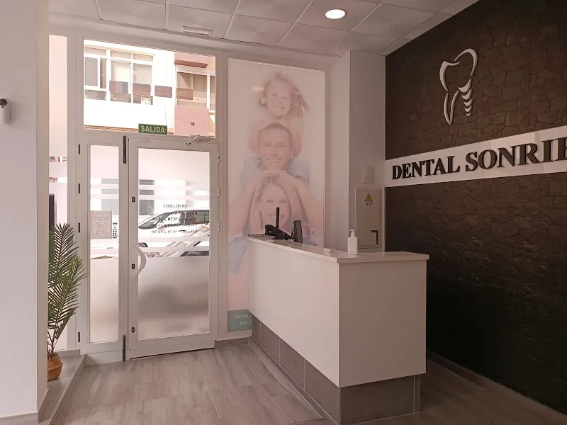 Clínica Dental Especializada Sonríe - Clínica dental en Vélez-Málaga - foto 2