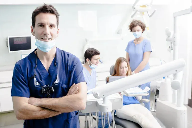 Dentaláser - Dr Cerezo - Clínica dental en Málaga