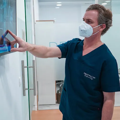 Clínica DentalCer Los Boliches | Dr. Javier Cerezo