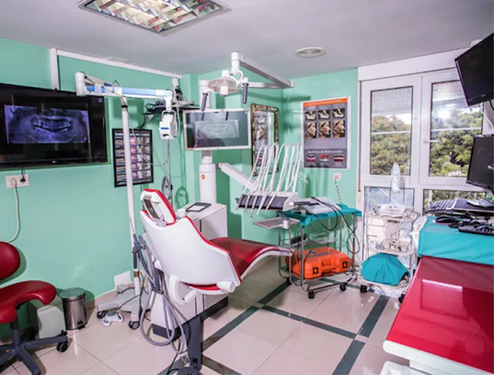 Centro Implantes Periodoncia Estética Melilla (CIPEM)