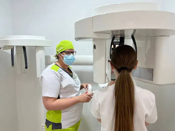 Dental Begastri. Dra. Encarna Ruiz. Ortodoncia e Implantes Cehegín - Clínica dental en Caravaca de la Cruz