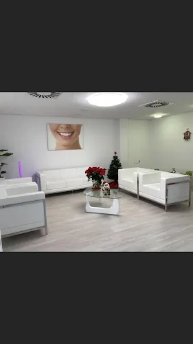 Policlínica Dental Abanilla - Antoliano Ruiz - Orihuela