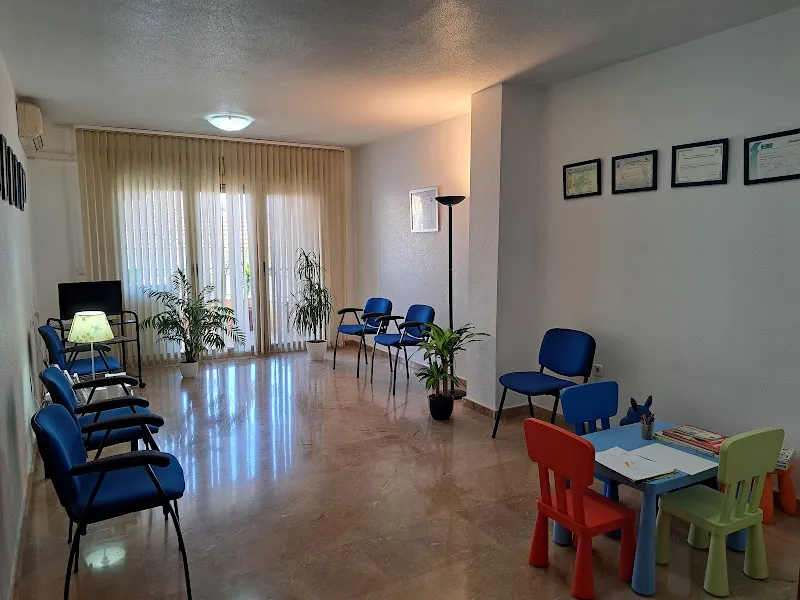 Clínica Dental Fisiodent - Dentista en Santomera - foto 3